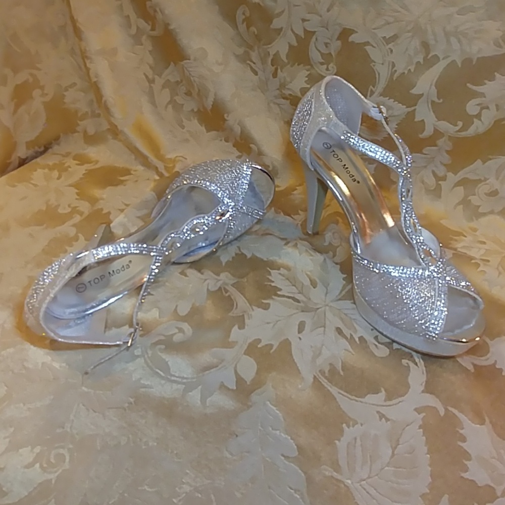 Top Moda Silver Sparkle Heels.  Gorgeous!!